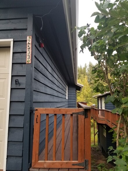 Building Photo - 2533 La Honda Dr