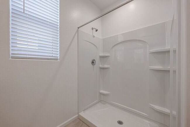 Building Photo - Alamar Living, 4 Bed, 3 Bath Rental!