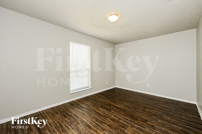 Building Photo - 218 Long Shadow Ln