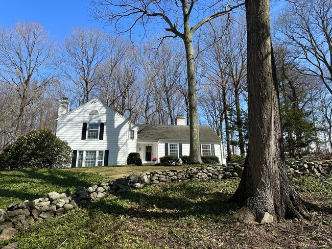 Primary Photo - 277 Indian Rock Rd