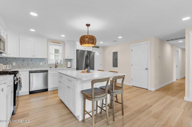 Building Photo - 501 Forman Ave