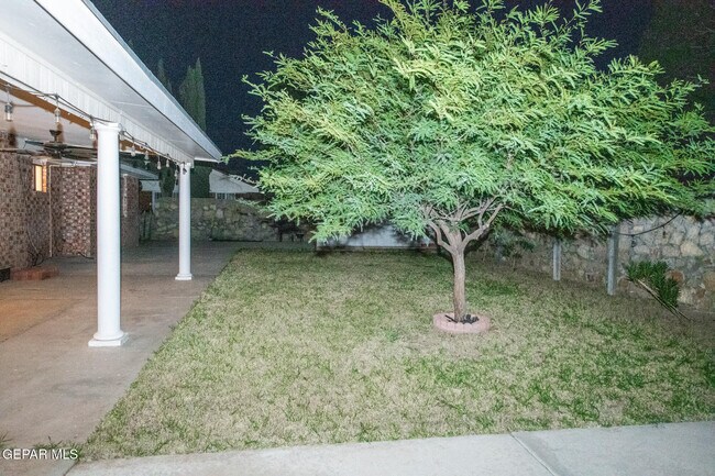 Building Photo - 11416 Lake Ozarks Dr