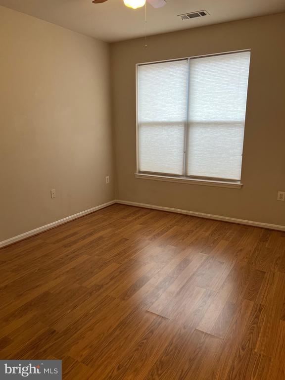 Building Photo - 2765 Centerboro Dr