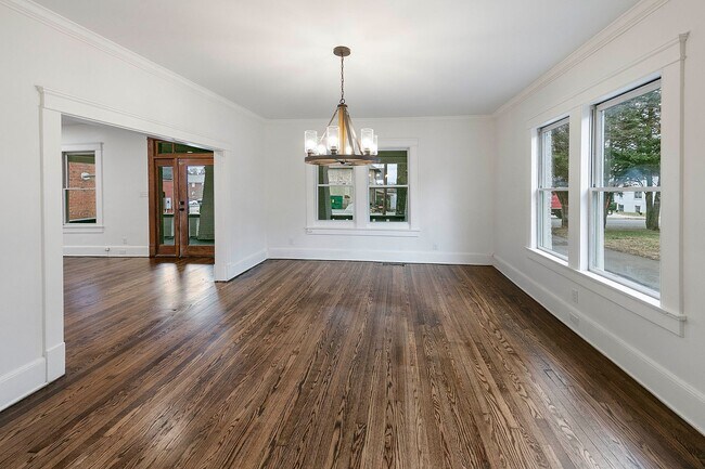 Building Photo - Knoxville 37917 - 4 bedroom, 3 bath home - Call Ryan Fogarty 865-333-4840