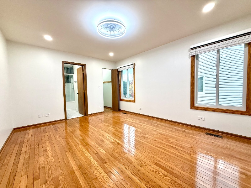 Building Photo - 2449 Carlton Dr