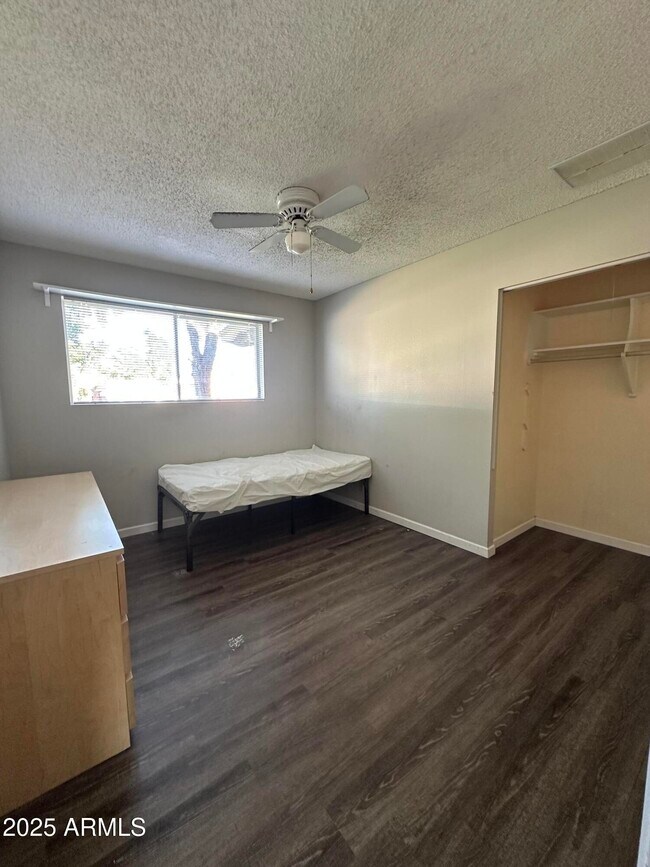 Building Photo - 3819 W Golden Ln