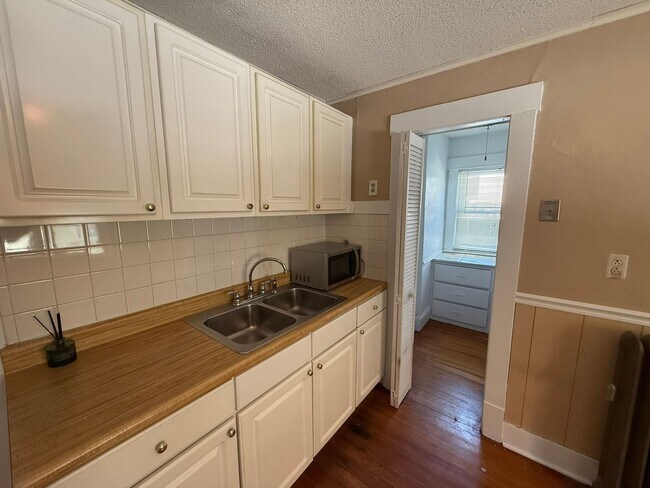 Building Photo - 99-101 Mooreland St