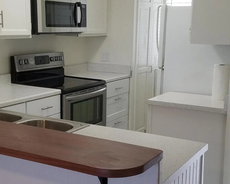 Building Photo - 1699 S Trenton St