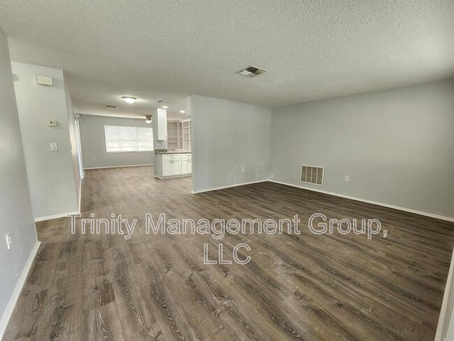 Building Photo - 2429 Keeport Dr