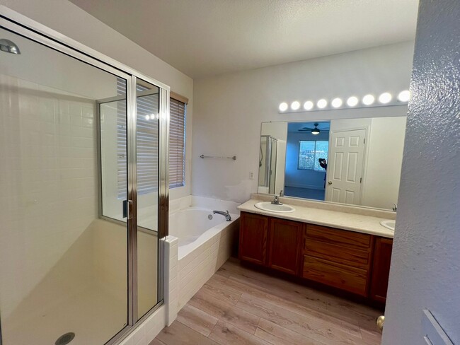 Building Photo - 1518 Iratcabal Dr