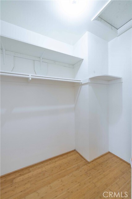 Building Photo - 1227 E 1st St