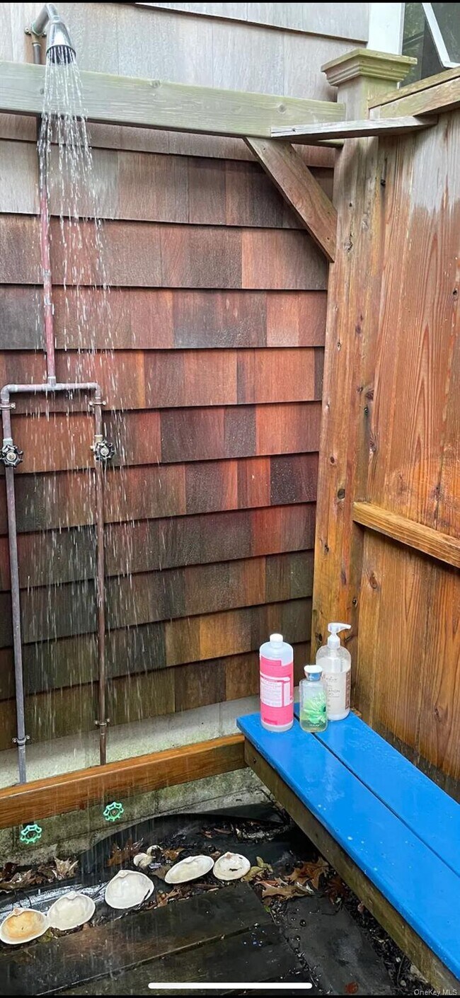 Building Photo - 9 Johnston Rd