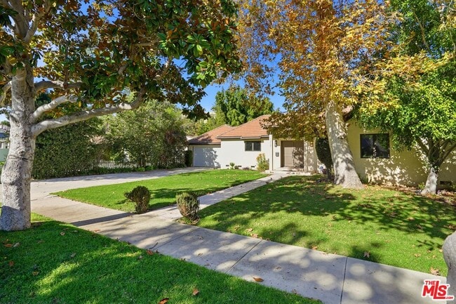 Building Photo - 13201 Bloomfield St