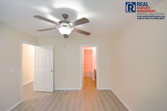 Building Photo - Wonderful 3 bedroom 3 bath home with HUGE bonus room! Washer/dryer included and attached garage!