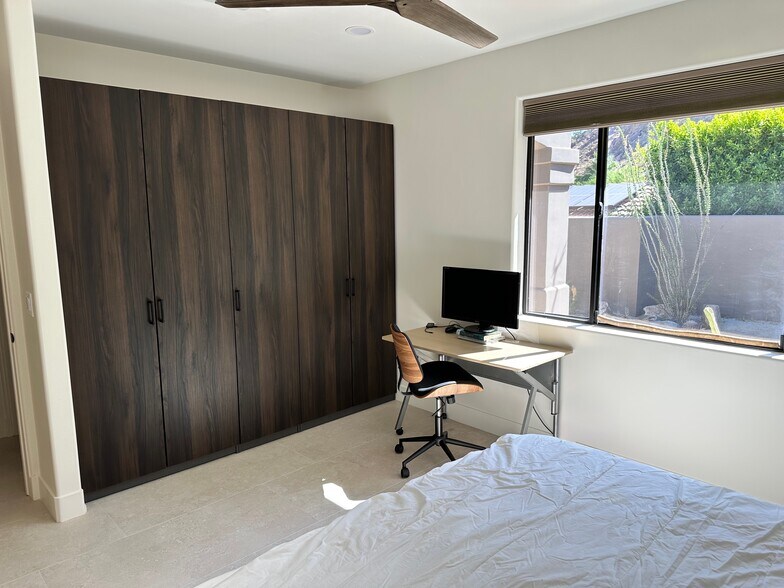 Building Photo - 2800 Cholla Pl
