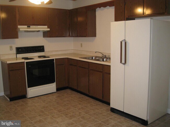 Building Photo - 2930 Packer St