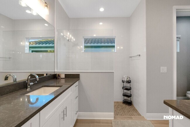 Building Photo - Charming 3BR House in Sarasota