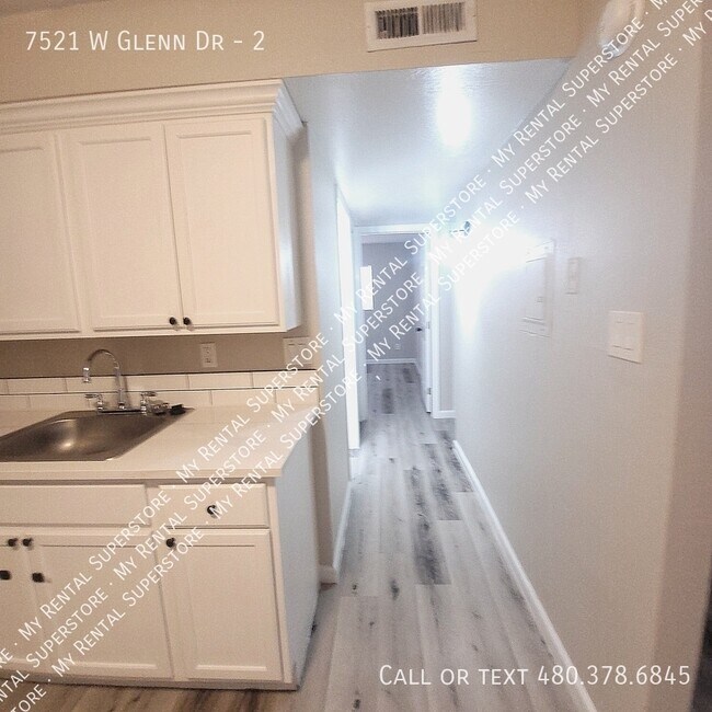 Building Photo - 7521 W Glenn Dr