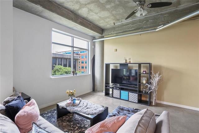 Building Photo - 1001 Belleview St