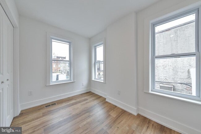 Building Photo - 1828 S 5th St