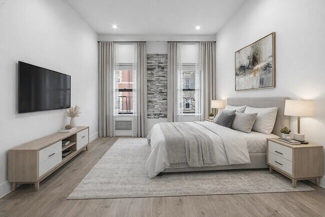 Building Photo - 120 E 4th St