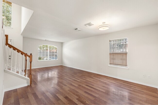 Building Photo - 3111 Holly Ranch Dr