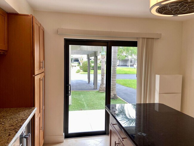 Building Photo - 525 Bayfront Dr