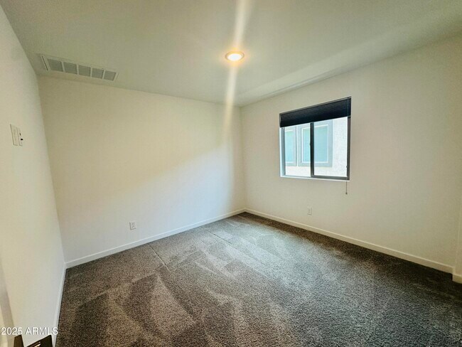 Building Photo - 7425 W Nicolet Ave