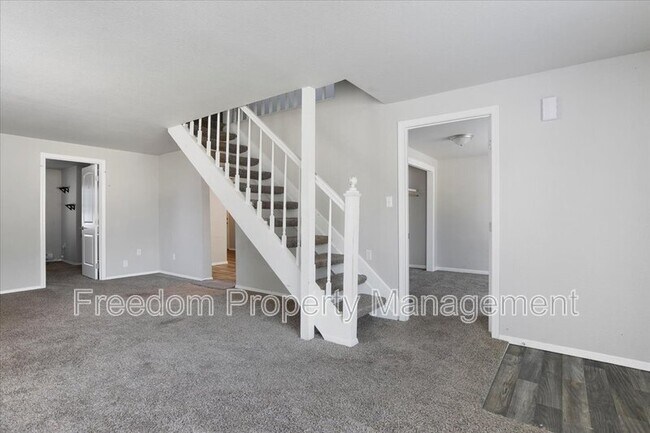 Building Photo - 420 S Garland St