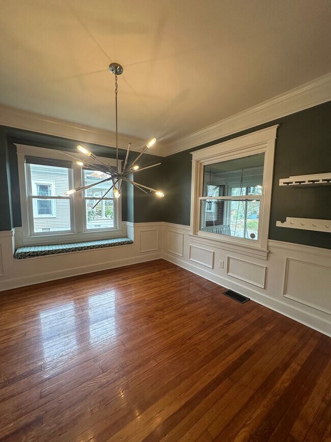 Building Photo - Gorgeous Renovated Highlands Bungalow – Available for Rent!