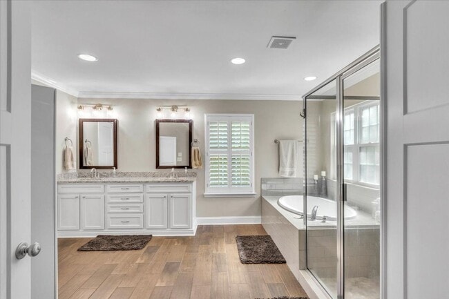Building Photo - Gorgeous 4 Bed/2.5 Bath in Waterways Township!