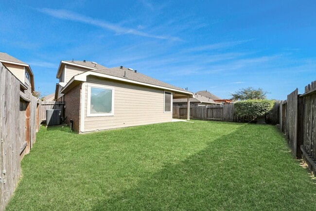 Building Photo - 17010 Upper Ridge Ln