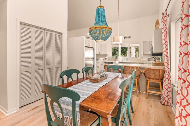 Building Photo - 2415 The Haul Over