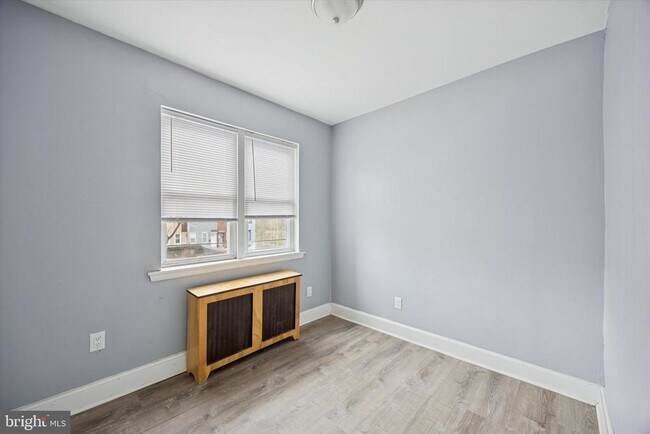Building Photo - 4928 W Thompson St