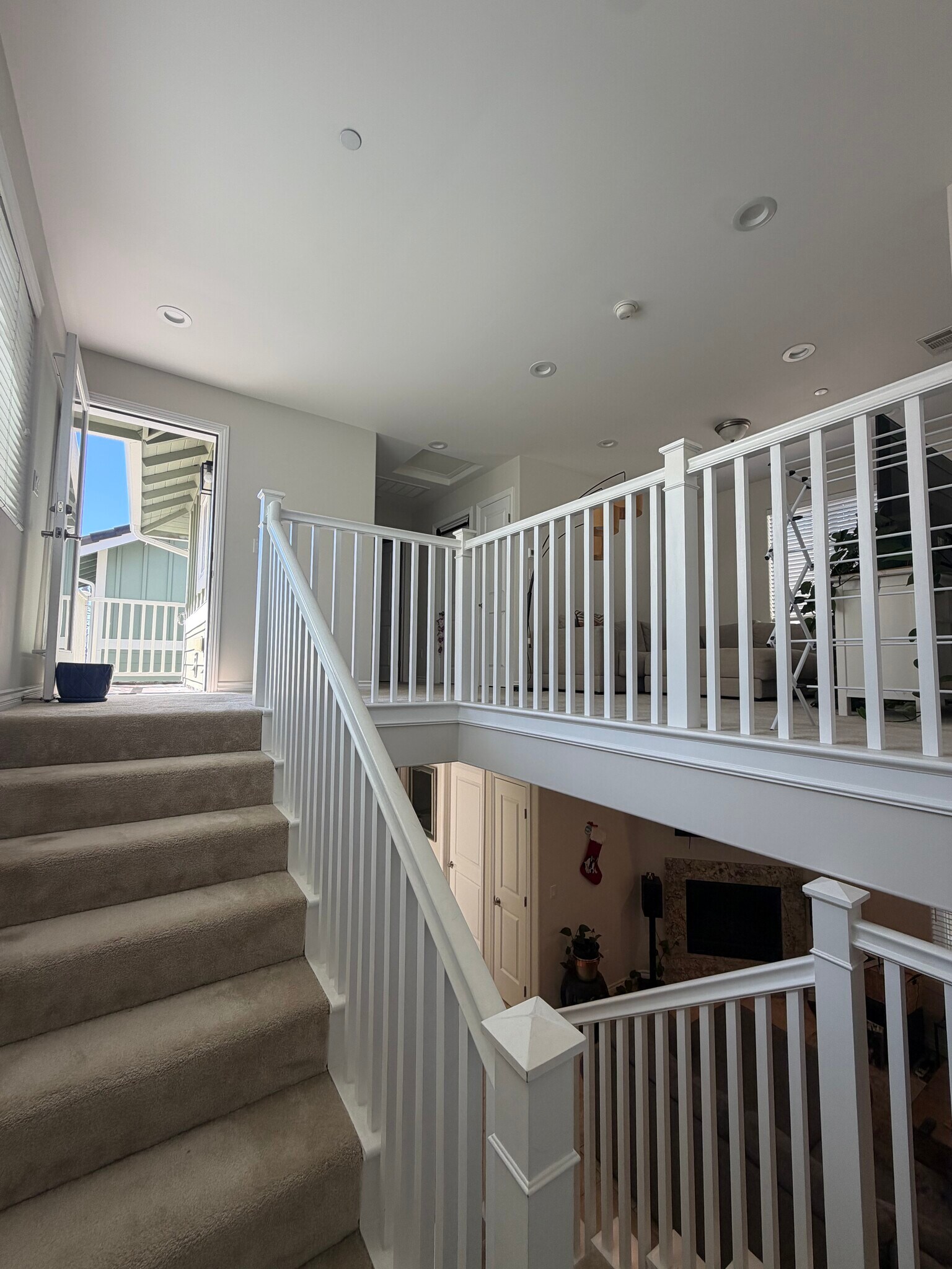 staircase to 3rd floor - 532 N Francisca Ave