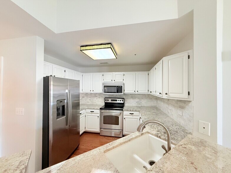 Building Photo - 1133 Torrence Cir