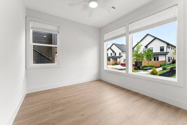 Building Photo - Medford Mews, Carriage House 317