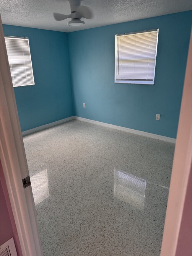 Building Photo - 6815 Anchor Way