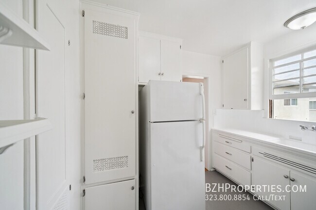 Building Photo - 12027 Albers St