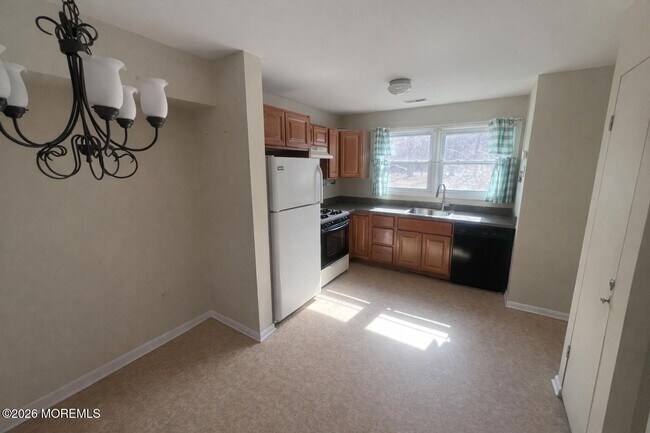 Building Photo - 16 Pin Oak Ln