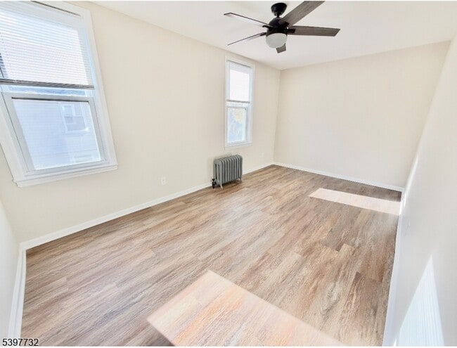 Building Photo - 529 E Blancke St