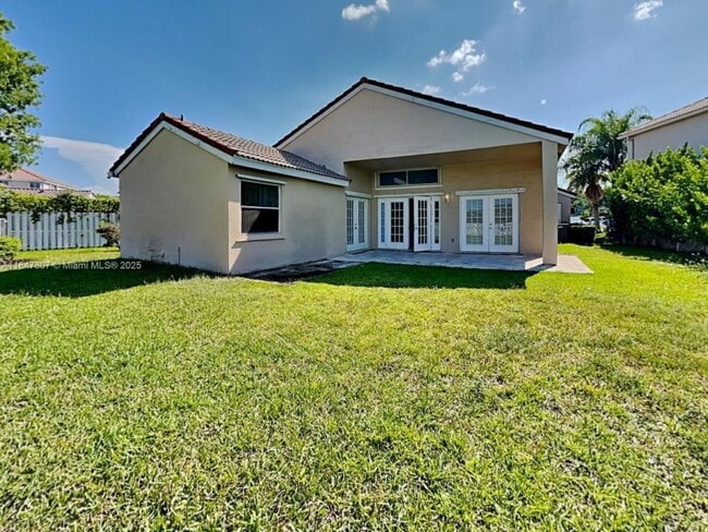 Building Photo - 927 Stanton Dr