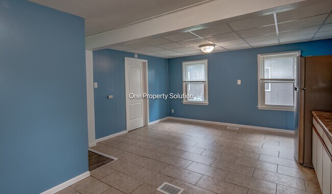 Building Photo - 7611 Northcote Ave