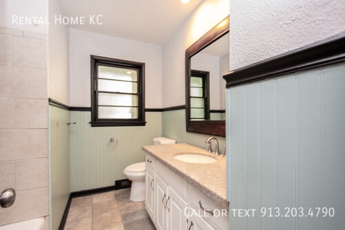Building Photo - 5240 Barton-