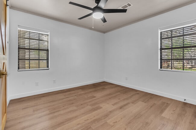 Building Photo - 4895 Helene Rd