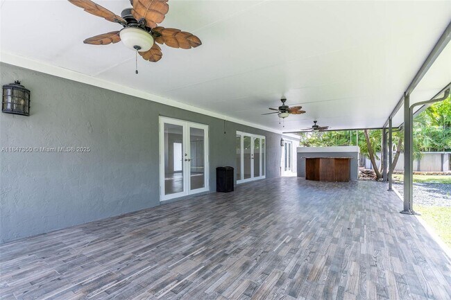 Building Photo - 15250 SW 154th Ave
