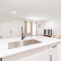 Building Photo - 606 N Marsalis Ave