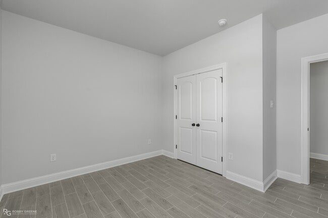 Building Photo - 212 Paisley Ln