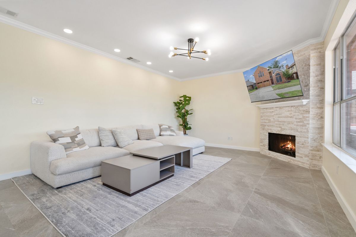 Building Photo - 1339 Barclay Dr