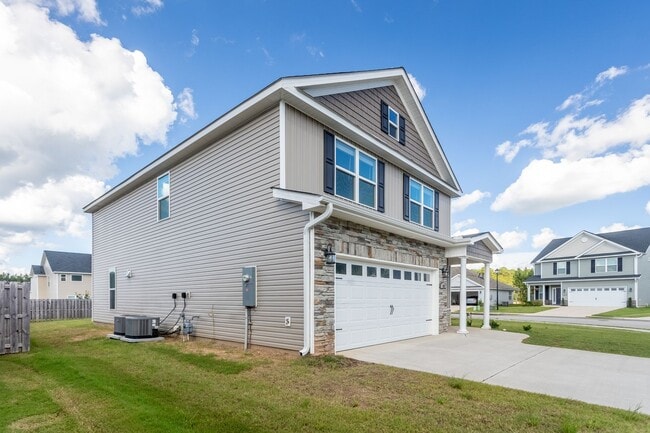 Building Photo - Welcome to Summerton Village!  $$ Ask about our 2-year lease promotion $$